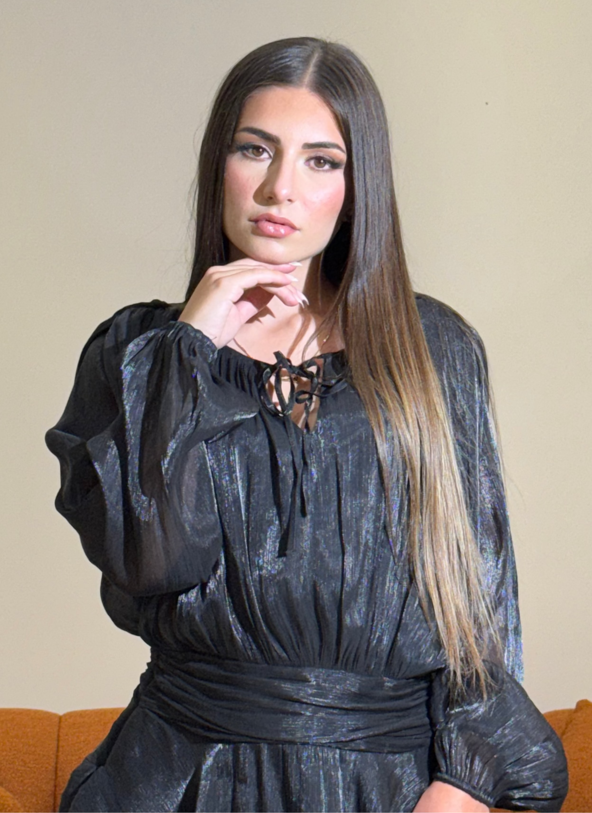 Robe Noire Évasée à Volants