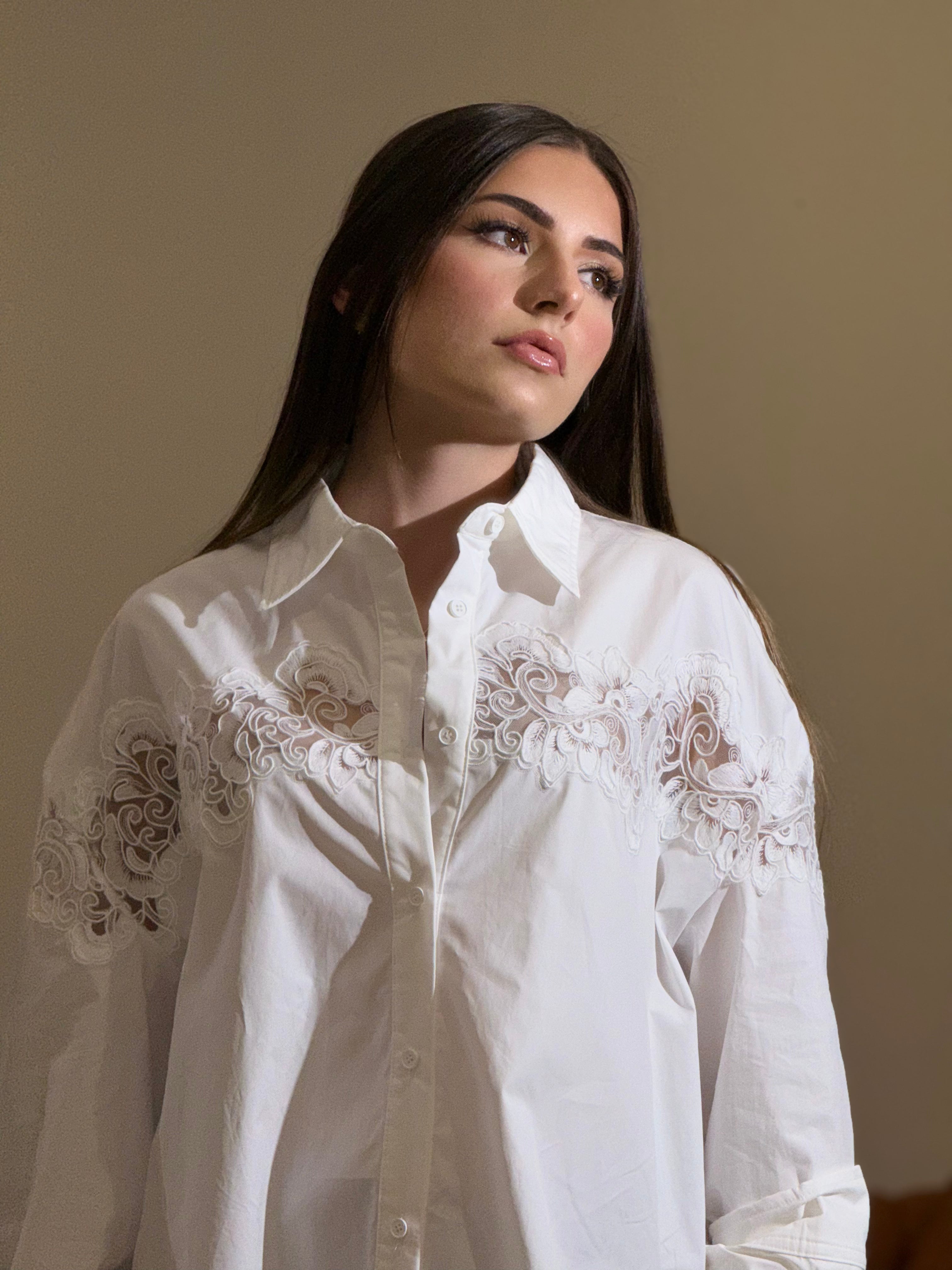 Chemise Blanche 100%coton Oversize avec Dentelle